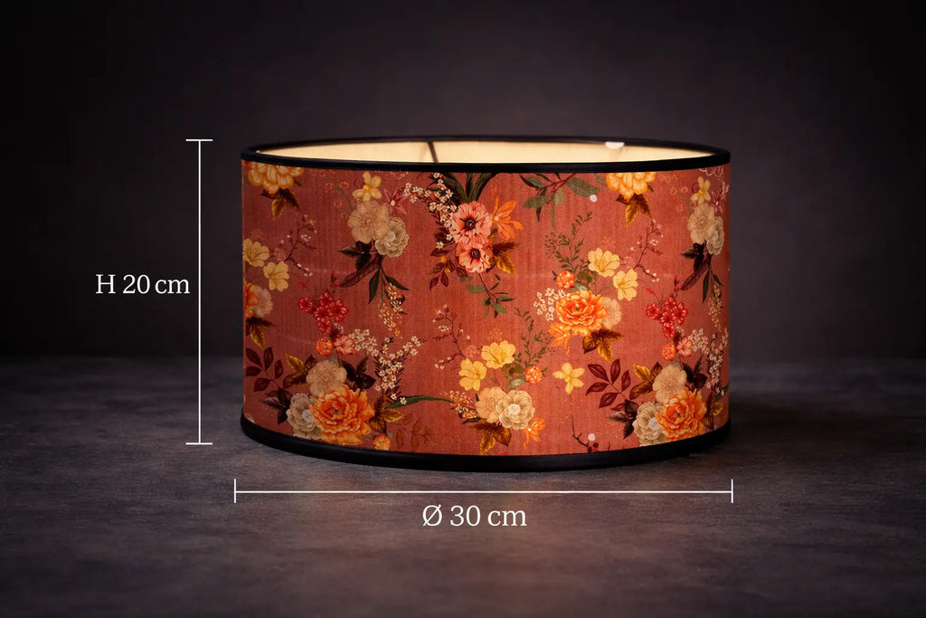 Abat-jour floral terracotta allumé ambiance chaleureuse - Dimensions 